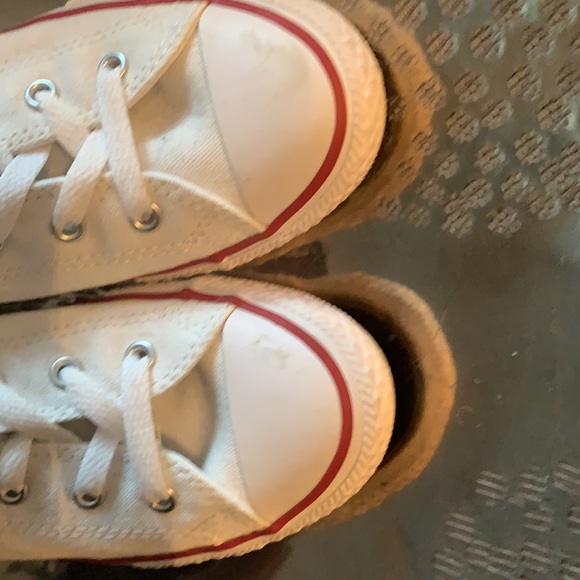 Kids Converse Sneakers Size 3 - Picture 3 of 5